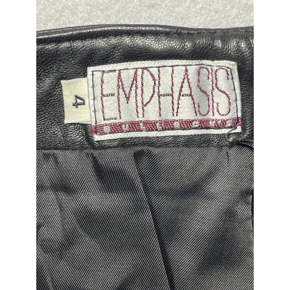 Emphasis pencil skirt
